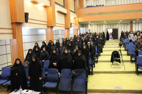 با حضور حجت الاسلام و المسلمین دادگر برگزار شد:

همایش قرآن و عترت با محوریت ولادت حضرت صدیقه طاهره (س) و حضرت امام (ره) بنیانگذار کبیر انقلاب اسلامی