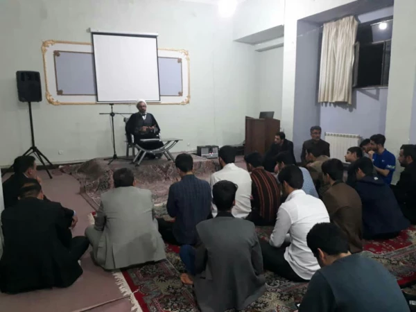 دیدار صمیمانه نماینده محترم ولی فقیه با دانشجو معلمان پردیس شهید مدرس