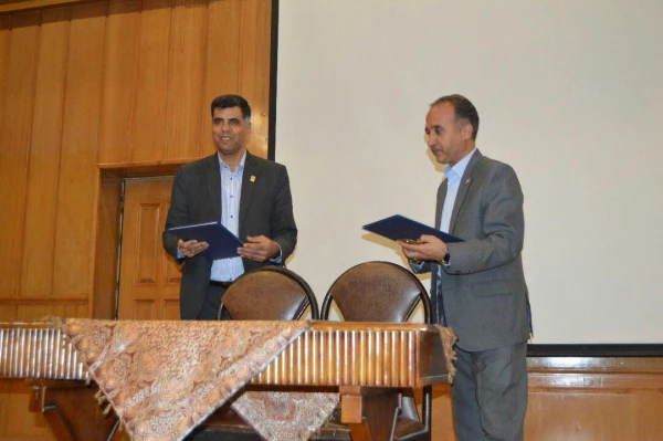 جلسه مشترک مسئولین سازمان فنی و حرفه ای کل استان فارس با مسئولین و دانشجویان دانشگاه فرهنگیان فارس در راستای طرح هر دانشجو معلم یک مهارت  برگزار شد 5