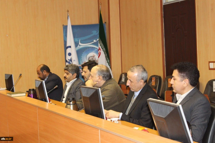 کتر انصاری راد در جلسه صمیمی با سرپرستان شبانه روزی استان تهران تاکید کرد:
سرپرست شبانه روزی، مهم ترین مسئولیت در دانشگاه فرهنگیان