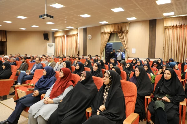 رییس دانشگاه فرهنگیان، در مراسم بزرگداشت مقام زن 6