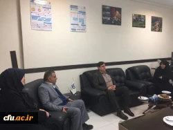 حضور دکتر خنیفر در محل کار همکاران حوزه معاونت دانشجویی به مناسب بزرگداشت مقام زن  3