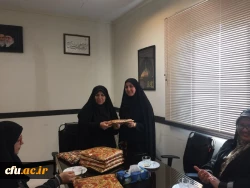 حضور دکتر خنیفر در محل کار همکاران حوزه معاونت دانشجویی به مناسب بزرگداشت مقام زن  7