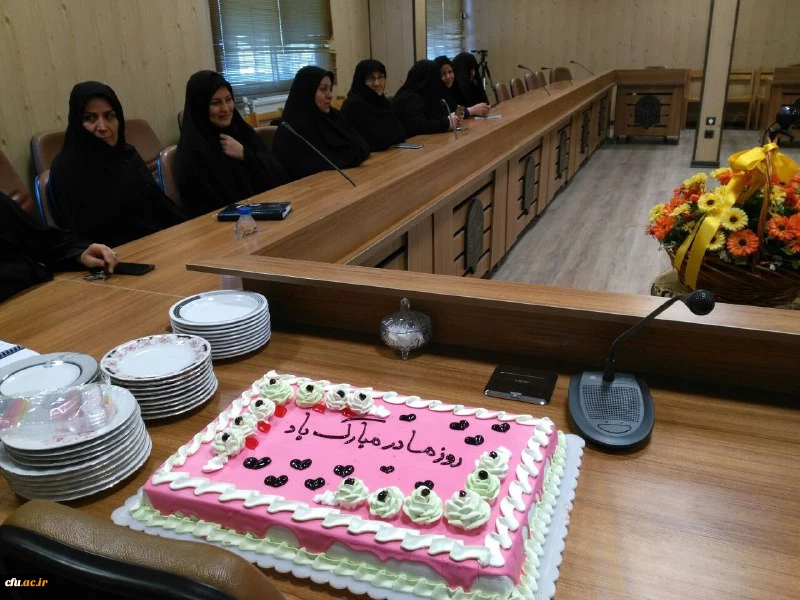 در پردیس الزهرا (س) استان زنجان  برگزار شد:

مراسم بزرگداشت ولادت حضرت فاطمه (س) و تجلیل از مقام مادر 2