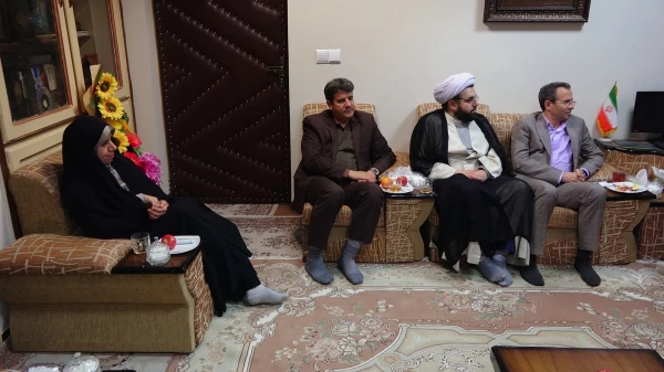 در محل دفتر حضرت آیت الله حسینی شاهرودی انجام شد؛

دیدار دکتر طاهری نیا با نماینده ولی فقیه در استان کردستان 4