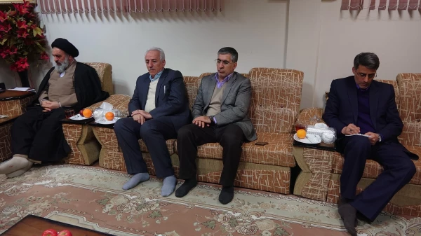 در محل دفتر حضرت آیت الله حسینی شاهرودی انجام شد؛

دیدار دکتر طاهری نیا با نماینده ولی فقیه در استان کردستان 5