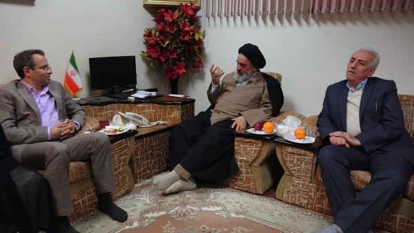 در محل دفتر حضرت آیت الله حسینی شاهرودی انجام شد؛

دیدار دکتر طاهری نیا با نماینده ولی فقیه در استان کردستان 7