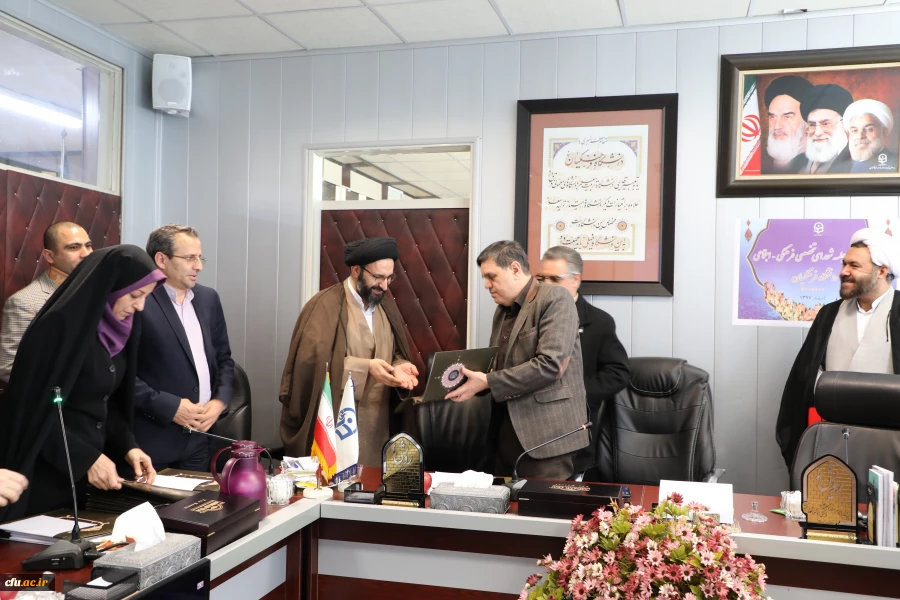 قدردانی از برگزارکنندگان رویش 9