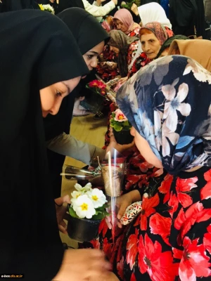 به مناسبت میلاد باسعادت بانوی بزرگ دو عالم حضرت زهرا (س):

دانشجو معلّمان پردیس بنت الهدی صدر اردبیل با مادران سرای سالمندان امید سبز دیدار کردند. 2