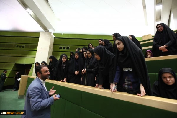 بازدید دانشجو معلمان پردیس بنت الهدی صدر قزوین از صحن علنی مجلس شورای اسلامی 4