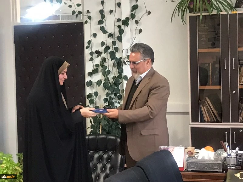 سرپرست معاونت نظارت، ارزیابی و تضمین کیفیت دانشگاه فرهنگیان:

ارتقاء سطح بهره وری سازمانی، در گرو توسعه و تقویت نظام ارتباطی است 2