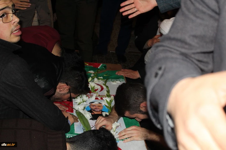 استقبال ووداع باشکوه وعاشقانه اساتید کارکنان ودانشجویان دانشگاه فرهنگیان استان قزوین با سردارشهید مدافع حرم حمیدمحمدرضایی 9