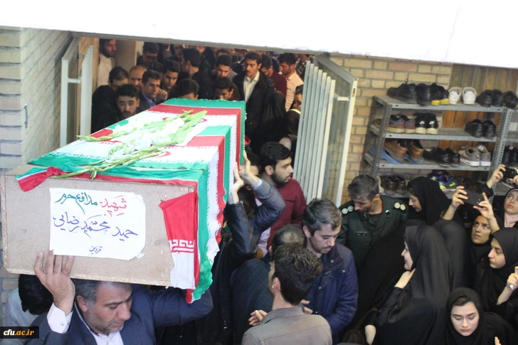 استقبال ووداع باشکوه وعاشقانه اساتید کارکنان ودانشجویان دانشگاه فرهنگیان استان قزوین با سردارشهید مدافع حرم حمیدمحمدرضایی 14