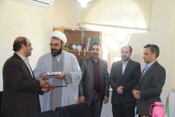 برگزاری مراسم تودیع و معارفه مسئول حراست دانشگاه فرهنگیان یزد


 17