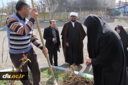 به مناسبت روز درختکاری:

طرح تعویض کاغذ باطله با نهال در پردیس بنت الهدی صدر اردبیل اجرا شد  
 4