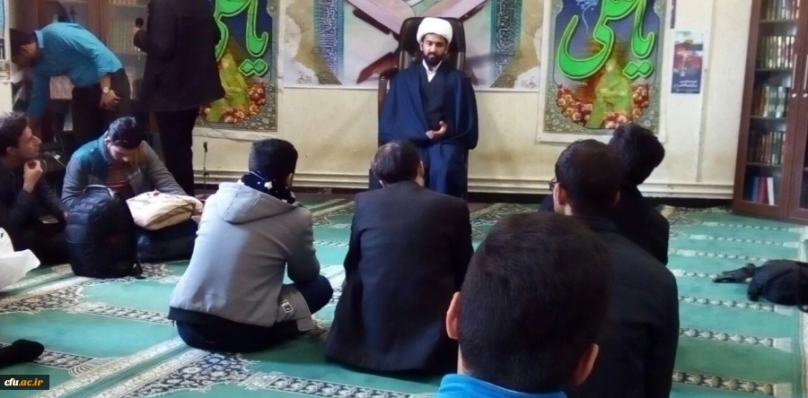 دکتر محمدی درمراسم بدرقه کاروان دانشجویان راهیان نور:سعی کنیدازمعنویات این اردوی معنوی روحیه بگیرید وآن رادرکلاسهای درس ودرجمع دانش آموزان اجرا کنید. 3