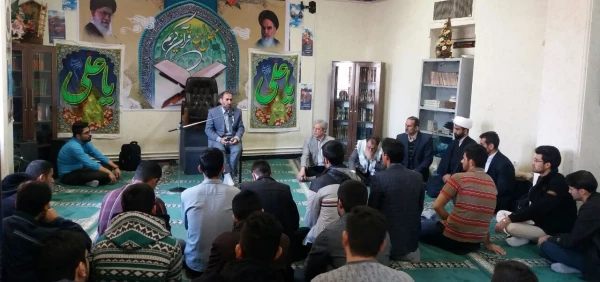 دکتر محمدی درمراسم بدرقه کاروان دانشجویان راهیان نور:سعی کنیدازمعنویات این اردوی معنوی روحیه بگیرید وآن رادرکلاسهای درس ودرجمع دانش آموزان اجرا کنید. 2