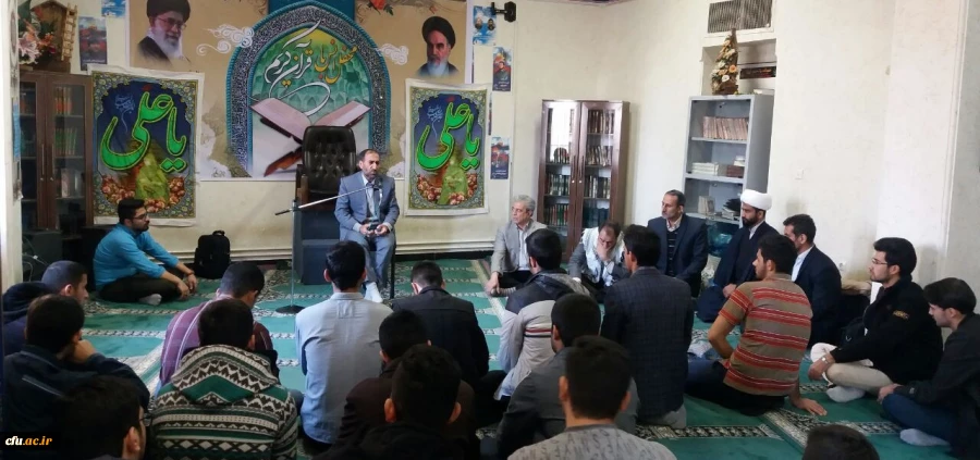 دکتر محمدی درمراسم بدرقه کاروان دانشجویان راهیان نور:سعی کنیدازمعنویات این اردوی معنوی روحیه بگیرید وآن رادرکلاسهای درس ودرجمع دانش آموزان اجرا کنید. 2