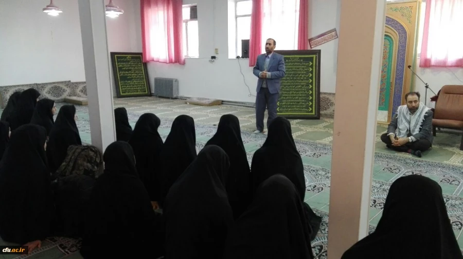 دکتر محمدی درمراسم بدرقه کاروان دانشجویان راهیان نور:سعی کنیدازمعنویات این اردوی معنوی روحیه بگیرید وآن رادرکلاسهای درس ودرجمع دانش آموزان اجرا کنید. 6