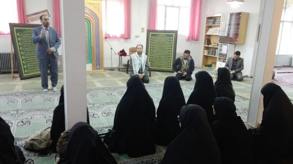 دکتر محمدی درمراسم بدرقه کاروان دانشجویان راهیان نور:سعی کنیدازمعنویات این اردوی معنوی روحیه بگیرید وآن رادرکلاسهای درس ودرجمع دانش آموزان اجرا کنید. 7