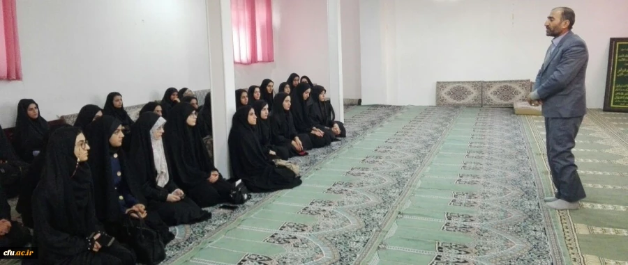 دکتر محمدی درمراسم بدرقه کاروان دانشجویان راهیان نور:سعی کنیدازمعنویات این اردوی معنوی روحیه بگیرید وآن رادرکلاسهای درس ودرجمع دانش آموزان اجرا کنید. 8