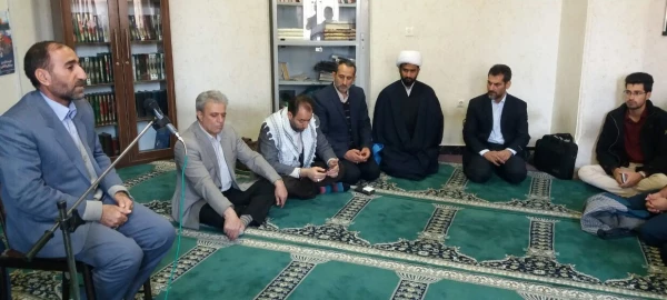 دکتر محمدی درمراسم بدرقه کاروان دانشجویان راهیان نور:سعی کنیدازمعنویات این اردوی معنوی روحیه بگیرید وآن رادرکلاسهای درس ودرجمع دانش آموزان اجرا کنید. 10