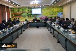 با حضور سرپرست دانشگاه فرهنگیان استان اصفهان به مناسبت روز درختکاری برگزار گردید:

نشست علمی با موضوع دانشگاه سبز و کاشت نهال