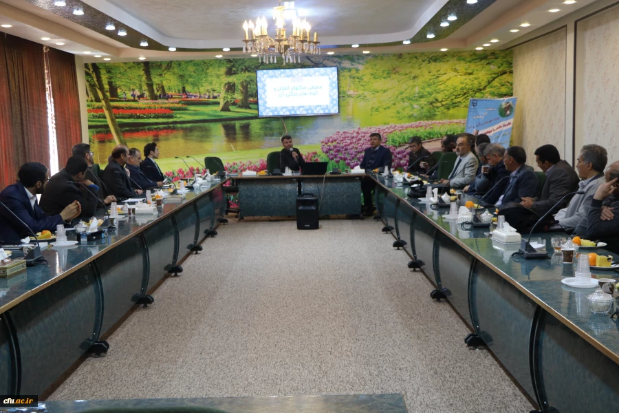 با حضور سرپرست دانشگاه فرهنگیان استان اصفهان به مناسبت روز درختکاری برگزار گردید:

نشست علمی با موضوع دانشگاه سبز و کاشت نهال