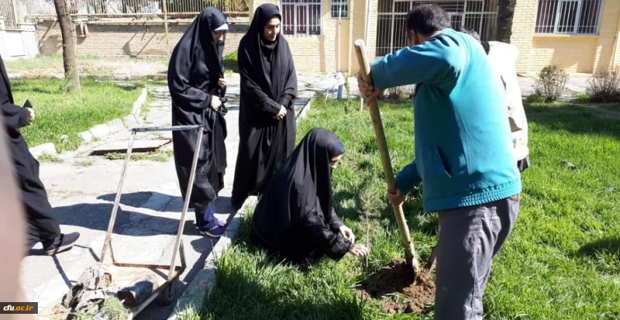 برنامه بزرگداشت هفته منابع طبیعی و روز درخت کاری در دانشگاه فرهنگیان کرمانشاه برگزار گردید 4