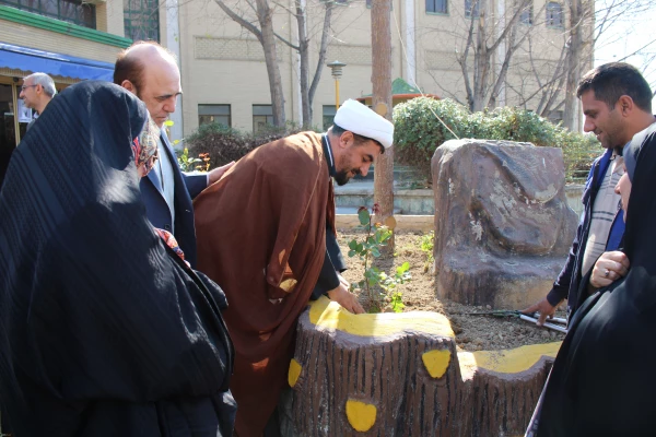 روز درختکاری در پردیس نسیبه