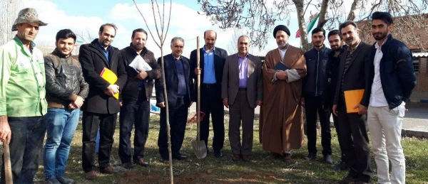 گرامی داشت روز درختکاری در اولین روز از “هفته منابع طبیعی”