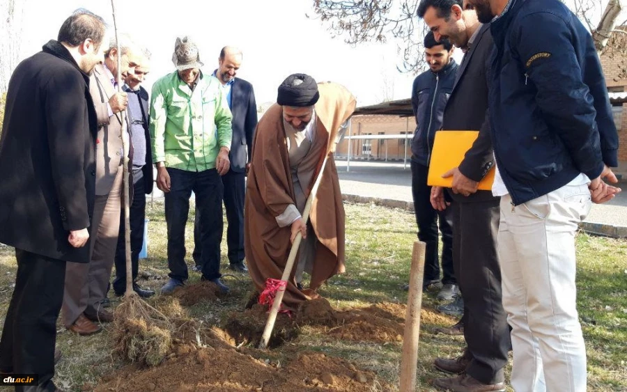 گرامی داشت روز درختکاری در اولین روز از “هفته منابع طبیعی”