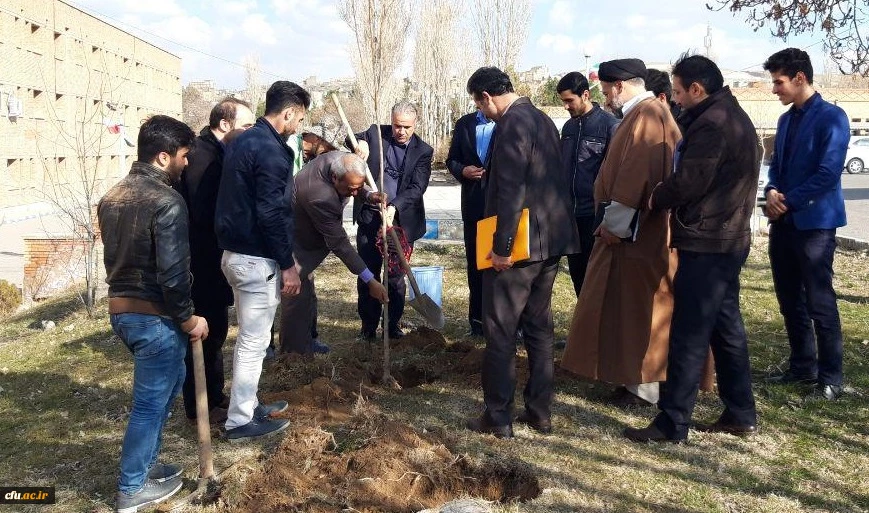 گرامی داشت روز درختکاری در اولین روز از “هفته منابع طبیعی”