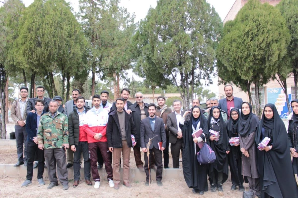 روز درختکاری در پردیسس شهید رجایی سمنان 2