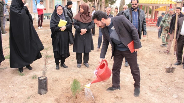 روز درختکاری در پردیسس شهید رجایی سمنان 7