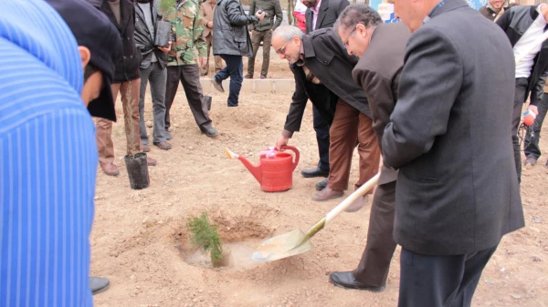 روز درختکاری در پردیسس شهید رجایی سمنان 10