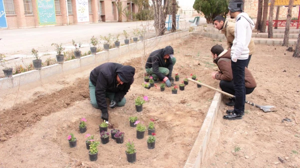 روز درختکاری در پردیسس شهید رجایی سمنان 11