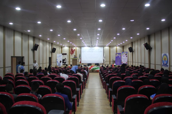 با همکاری دانشگاه فرهنگیان هرمزگان و انجمن مطالعات برنامه درسی استان

کنفرانس ملی آشنایی با یافته های نوین در حوزه یاددهی و یادگیری برگزار شد 3