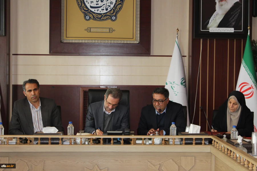 دیدار مدیریت امور پردیس های استان تهران با استاندار استان تهران