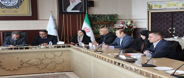 استاندار تهران در دیدار با سرپرست و معاونان مدیریت پردیس های استان تهران در جلسه هیات امنای دانشگاه فرهنگیان استان تهران:
هیچ کاری در کشور به اندازه تربیت معلم مهم نیست