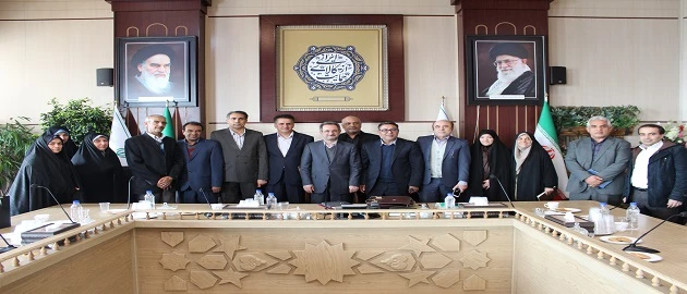 استاندار تهران در دیدار با سرپرست و معاونان مدیریت پردیس های استان تهران در جلسه هیات امنای دانشگاه فرهنگیان استان تهران:
هیچ کاری در کشور به اندازه تربیت معلم مهم نیست