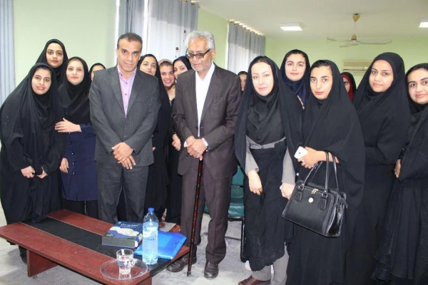 دیدار جمعی از دانشجویان دانشگاه فرهنگیان استان بوشهر با استاد هاشمی زاده رئیس سابق تربیت معلم خورموج 3