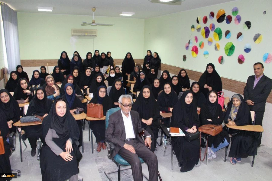 دیدار جمعی از دانشجویان دانشگاه فرهنگیان استان بوشهر با استاد هاشمی زاده رئیس سابق تربیت معلم خورموج 4