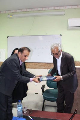 دیدار جمعی از دانشجویان دانشگاه فرهنگیان استان بوشهر با استاد هاشمی زاده رئیس سابق تربیت معلم خورموج 5