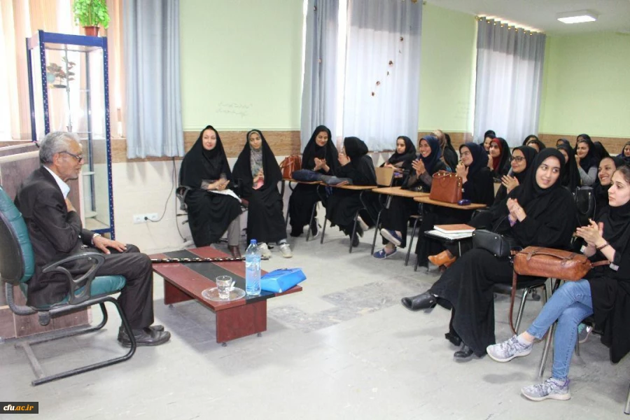 دیدار جمعی از دانشجویان دانشگاه فرهنگیان استان بوشهر با استاد هاشمی زاده رئیس سابق تربیت معلم خورموج 6