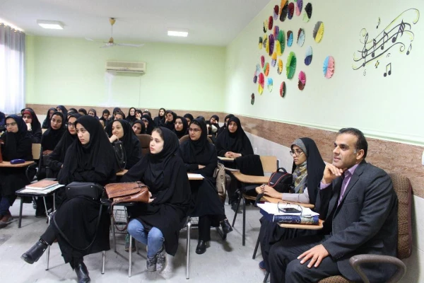 دیدار جمعی از دانشجویان دانشگاه فرهنگیان استان بوشهر با استاد هاشمی زاده رئیس سابق تربیت معلم خورموج 7