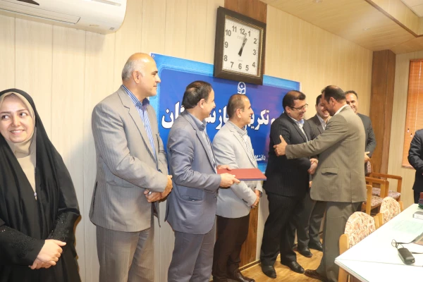 دکتر کسائیان در مراسم تجلیل از بازنشستگان دانشگاه فرهنگیان مازندران:
بازنشستگان ذخیره و گنجینه های ذی قیمت دانشگاه هستند. بر ماست که را برخورداری دانشگاه از این ذخیره های ارزشمند را باز نگه داریم.