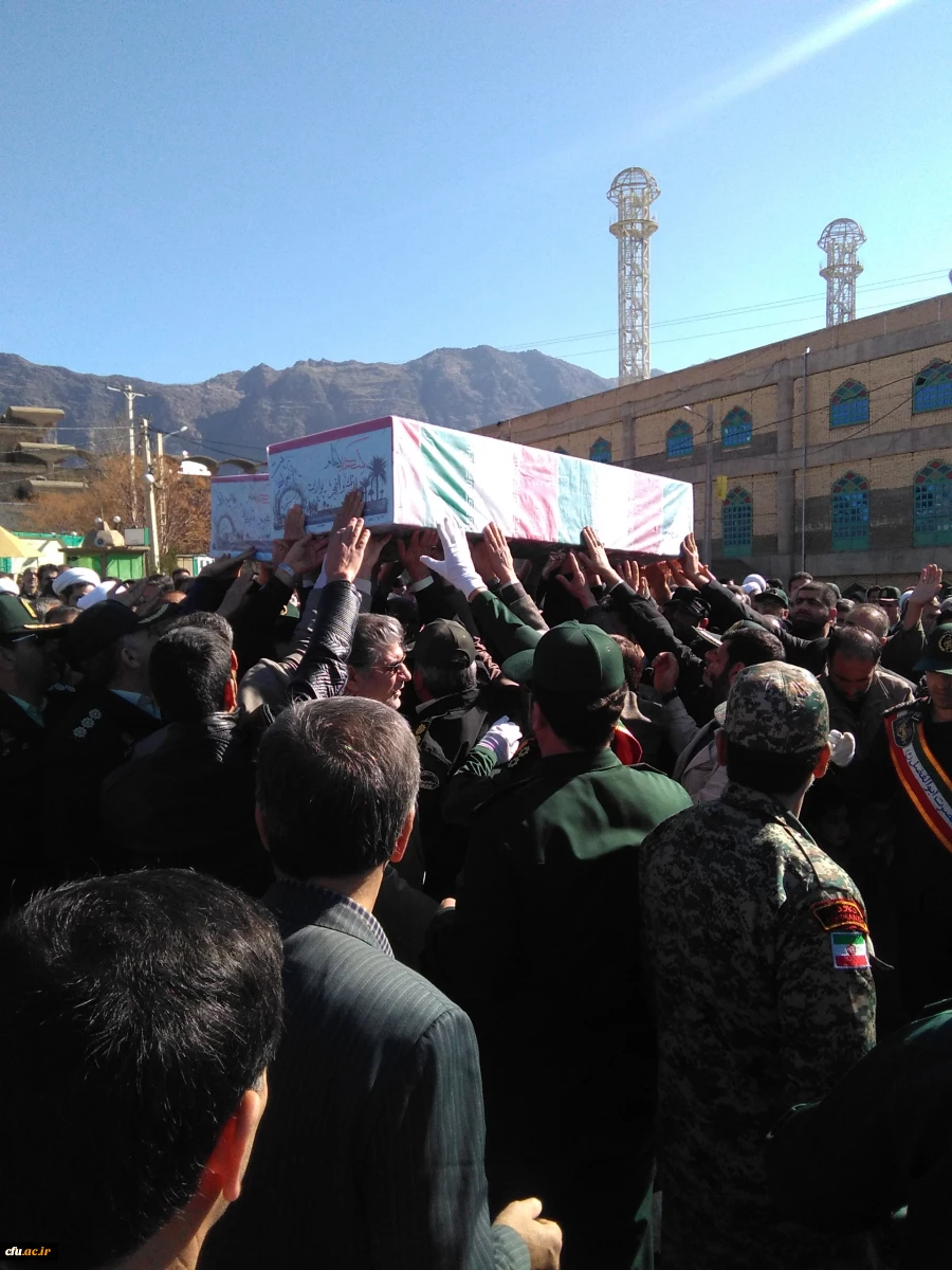 حضور مسئولین و کارکنان دانشگاه فرهنگیان استان لرستان در مراسم تشییع و خاکسپاری دو شهید گمنام دوران دفاع مقدس