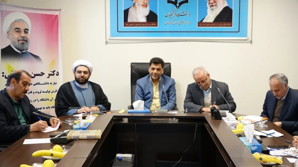 در سالن جلسات مدیریت استانی ؛

با حضور دکتر محمدی جلسه شورای فرهنگی دانشگاه فرهنگیان کردستان برگزار شد 7