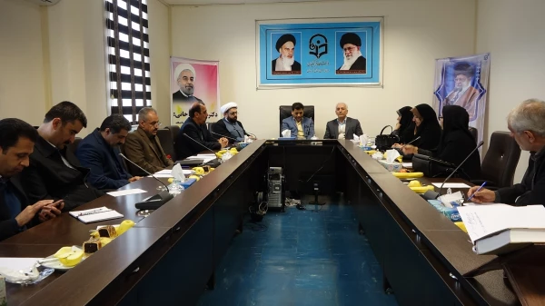 در سالن جلسات مدیریت استانی ؛

با حضور دکتر محمدی جلسه شورای فرهنگی دانشگاه فرهنگیان کردستان برگزار شد 8